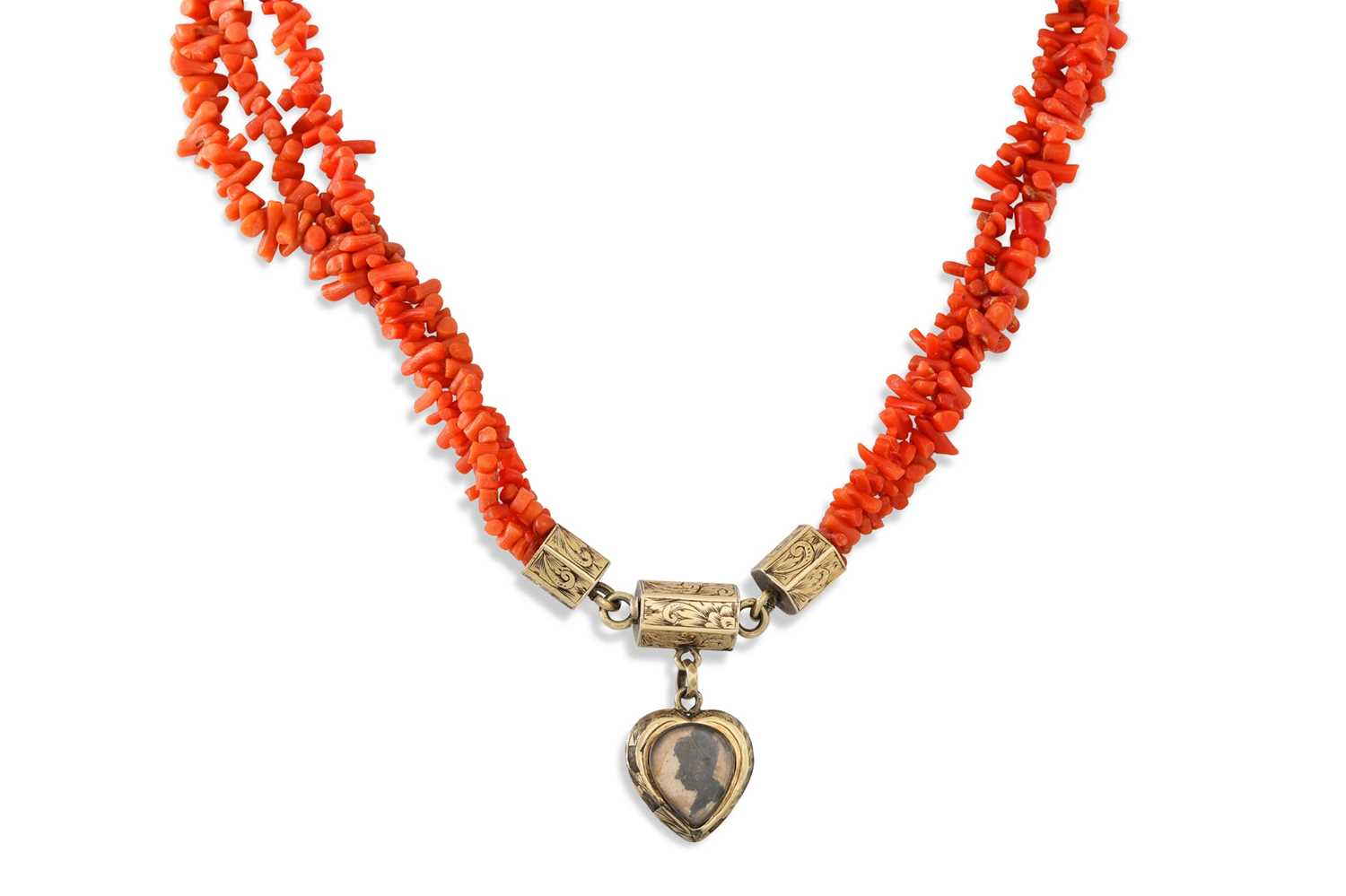 Lot 137 - AN ANTIQUE CORAL BEADED NECKLACE, silver/gilt...