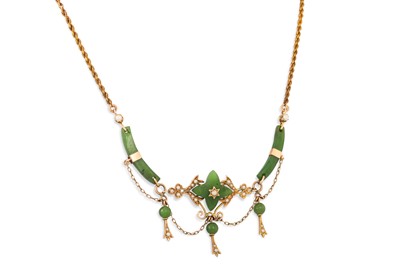 Lot 146 - A VINTAGE JADE AND SEED PEARL NECKLACE,...