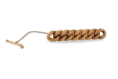 Lot 156 - A 9CT GOLD CURB LINK BROOCH, 6 g.