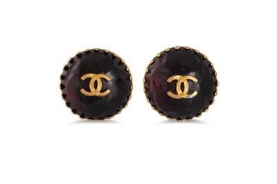 Lot 5 - A PAIR OF CHANEL 'DOUBLE C' EARRINGS, resin,...