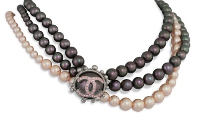 Lot 22 - A CHANEL FAUX PEARL CHOKER, with central...