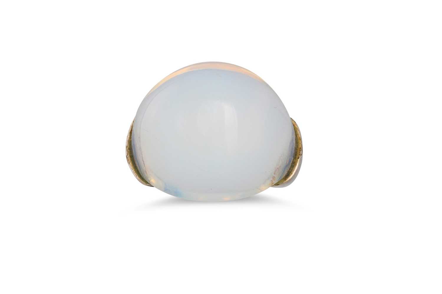 Lot 31 - A RING BY LALIQUE, set with opalescent glass,...