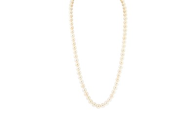 Lot 390 - A STRING OF CULTURED PEARLS, with a 18ct gold...
