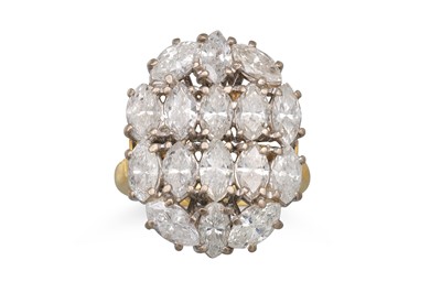 Lot 226 - A DIAMOND CLUSTER RING, the marquise cut...