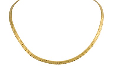 Lot 392 - AN 18CT GOLD FLAT LINK NECKLACE, 46 cm, 30 g.