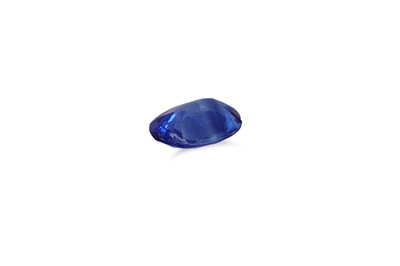 Lot 460 - A LOOSE SAPPHIRE STONE, in the shape of oval,...