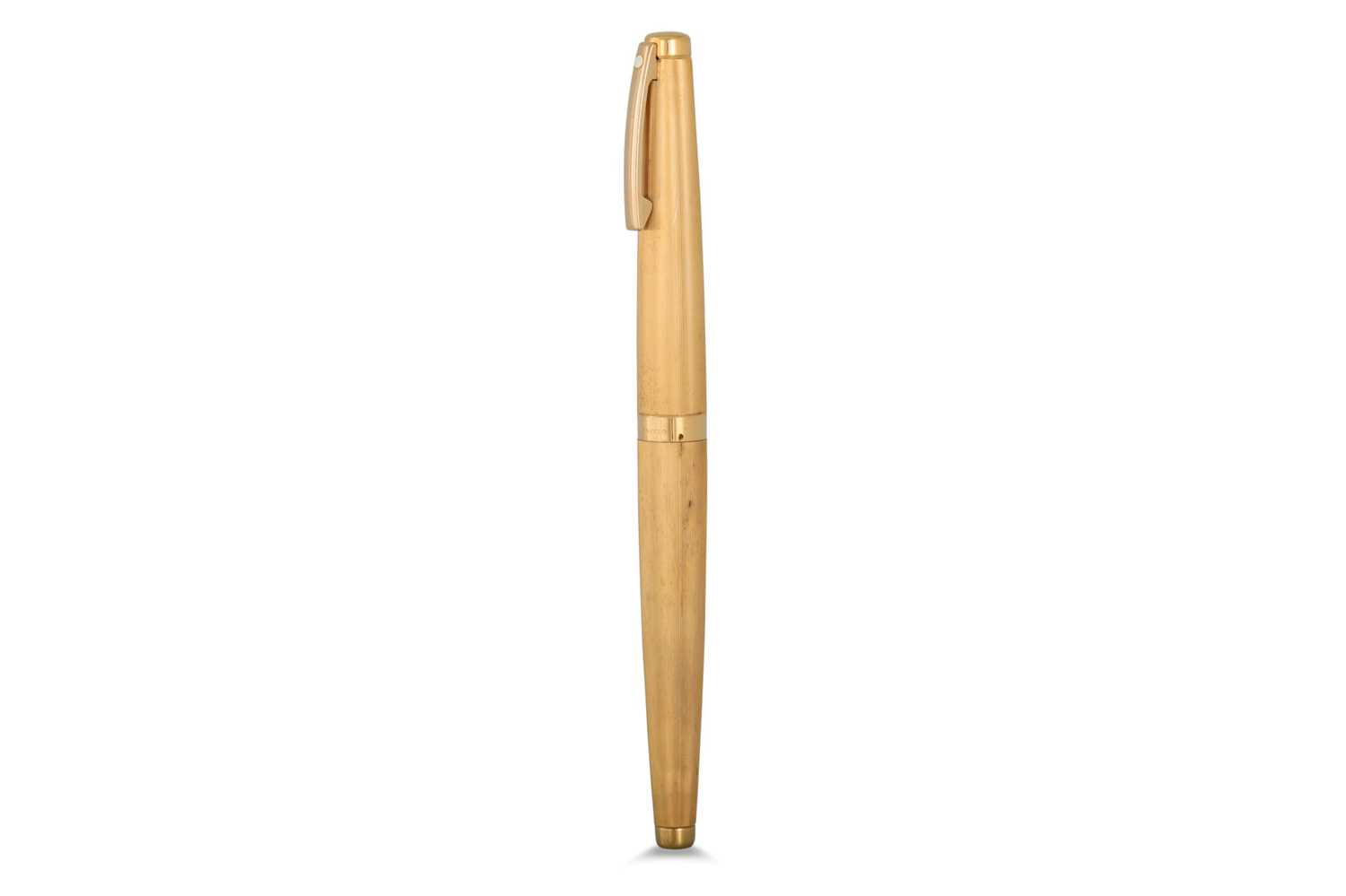 Lot 461 - A GOLD PLATED SHAEFFER CARTRIDGE FOUNTAIN PEN,...