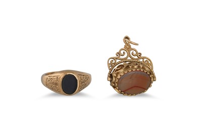 Lot 420 - A STONE SET SIGNET RING, mounted in 9ct gold,...
