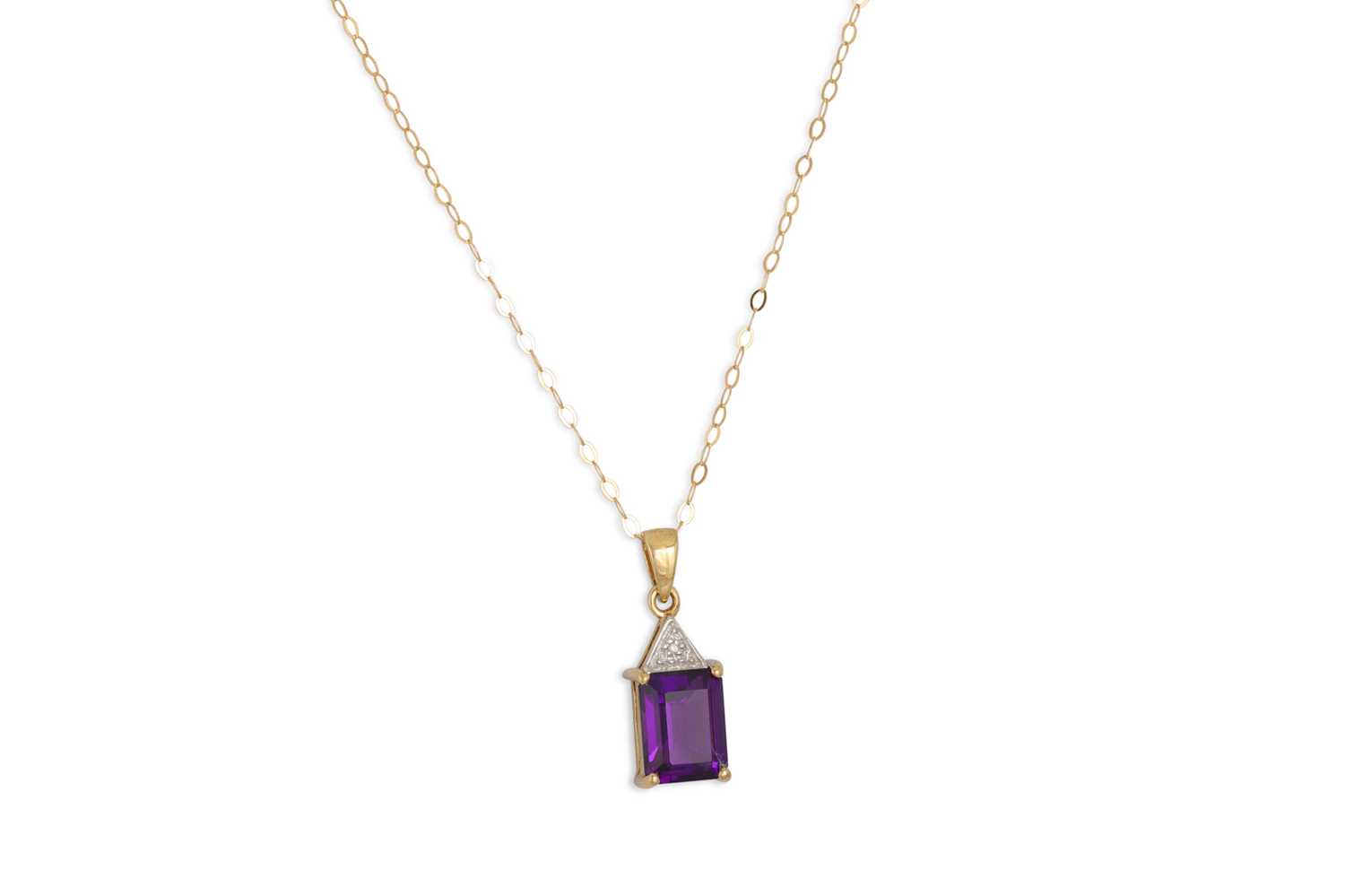 Lot 30 - A DIAMOND AND AMETHYST PENDANT, the...
