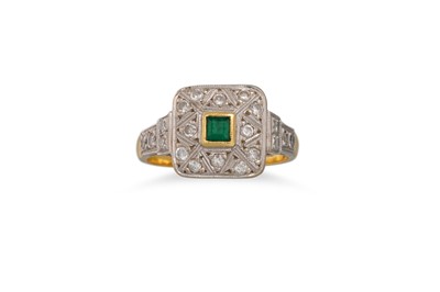 Lot 65 - A DIAMOND AND EMERALD CLUSTER RING, of square...