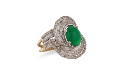 Lot 74 - A DIAMOND AND GREEN GEMSTONE CLUSTER RING, the...