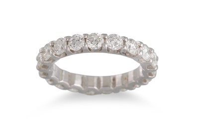 Lot 182 - A DIAMOND FULL BANDED ETERNITY RING, the round...