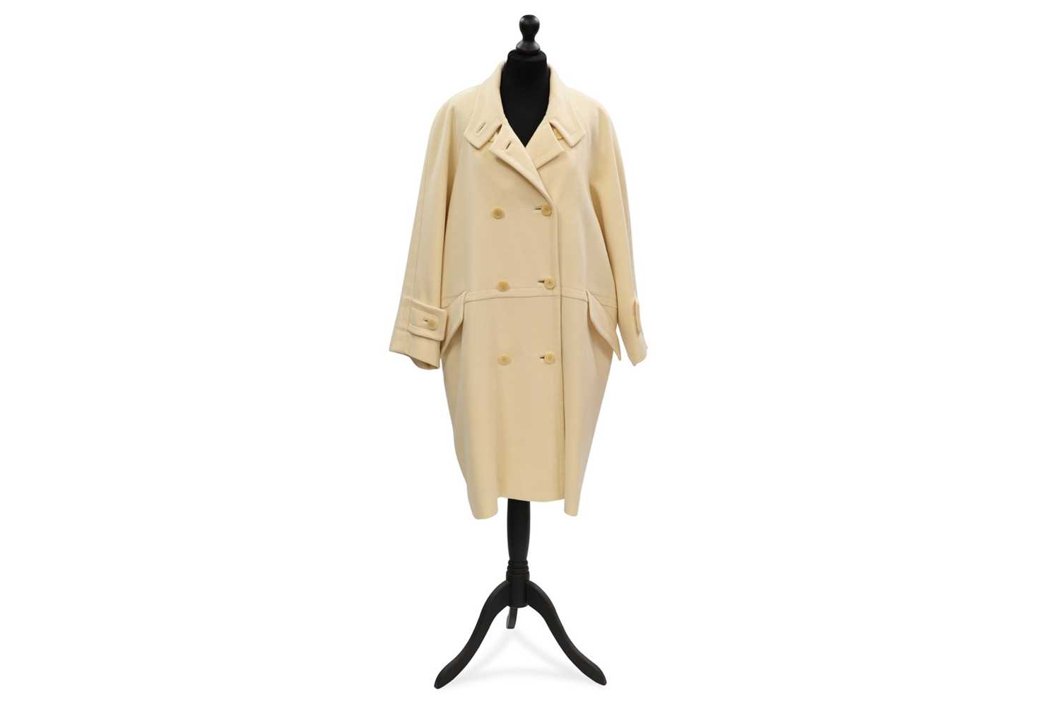 Lot 215 - AN HERMES CASHMERE AND WOOL KNEE LENGTH COAT,...
