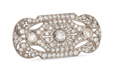 Lot 341 - AN ART DECO DIAMOND BROOCH, of geometric...