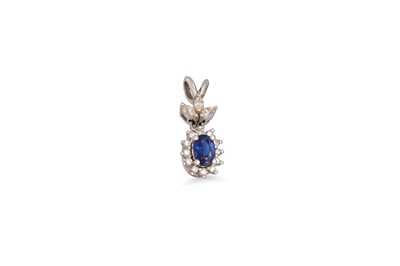 Lot 476 - A SAPPHIRE AND DIAMOND CLUSTER PENDANT,...