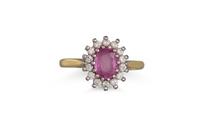 Lot 484 - A PINK SAPPHIRE AND DIAMOND CLUSTER RING,...