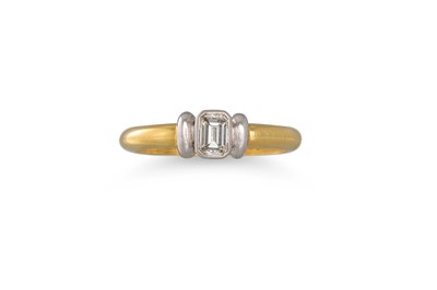 Lot 122 - A DIAMOND SOLITAIRE RING, the emerald cut...