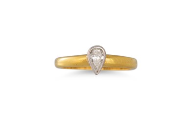 Lot 116 - A DIAMOND SOLITAIRE RING, the pear shaped...