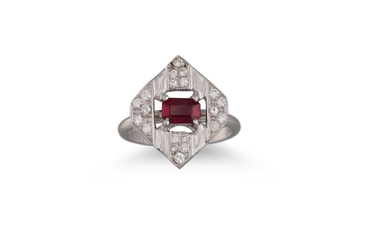 Lot 351 - A DIAMOND AND RUBY CLUSTER RING, of plaque...