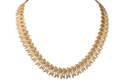 Lot 88 - A 9CT YELLOW GOLD FANCY FRINGE STYLE NECKLACE,...
