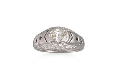 Lot 313 - A DIAMOND RING, the oval diamond to diamond...