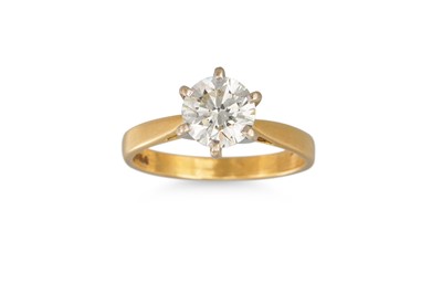 Lot 459 - A DIAMOND SOLITAIRE RING, the round brilliant...