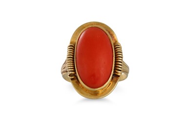 Lot 72 - A VINTAGE CORAL DRESS RING, mounted in gold