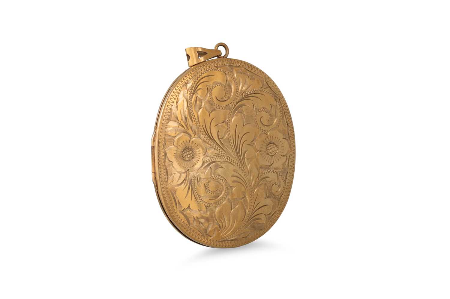 Lot 8 - A LARGE 9CT GOLD OVAL PHOTO LOCKET, 16 g