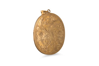 Lot 10 - A LARGE 9CT GOLD OVAL PHOTO LOCKET, 16 g