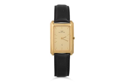 Lot 203 - A GENT'S 9CT GOLD GLYCINE WRIST WATCH, leather...