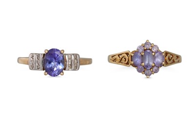 Lot 306 - A TANZANITE AND SAPPHIRE RING, mounted in 9ct...