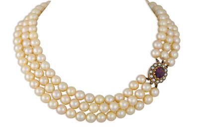 Lot 314 - A THREE STRANDED SET OF CULTURED PEARLS, to a...