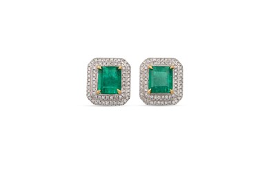 Lot 183 - A PAIR OF EMERALD AND DIAMOND CLUSTER EARRINGS,...