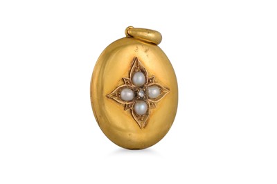 Lot 186 - A VICTORIAN DIAMOND AND PEARL LOCKET, floral...