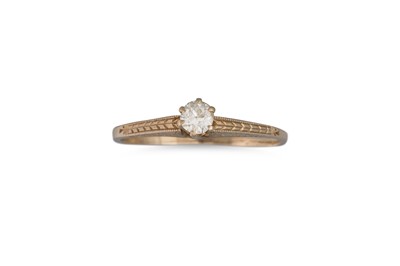 Lot 111 - A VINTAGE DIAMOND SOLITAIRE RING, the old cut...