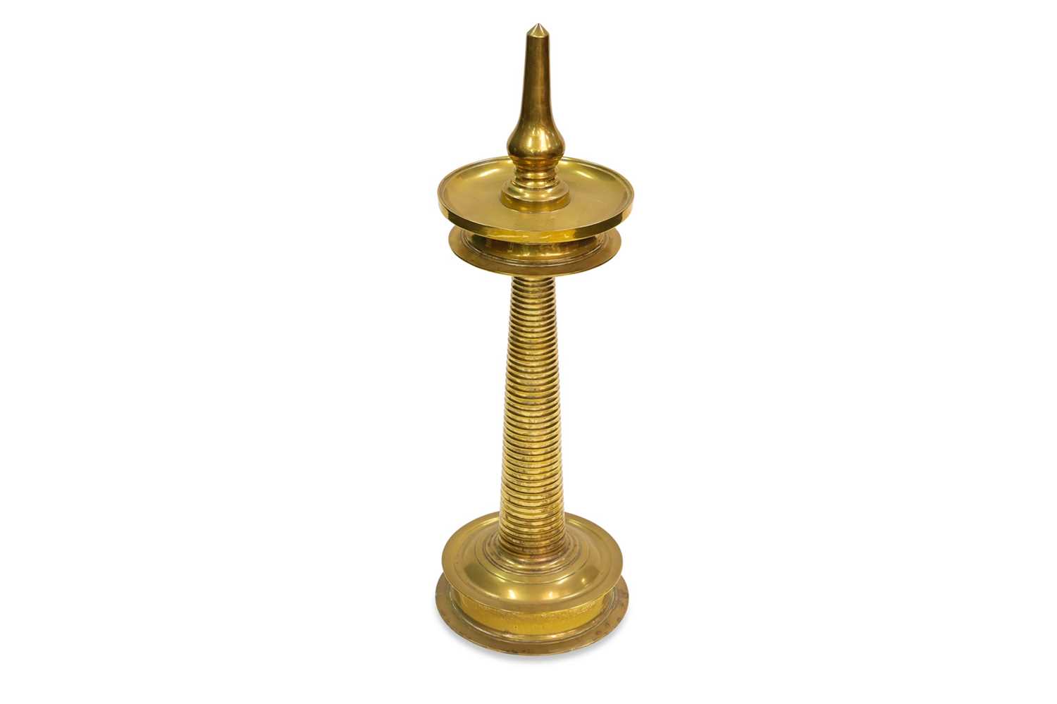 Lot 252 - A TRADITIONAL BRASS KERALA NILAVILAKKU OIL LAMP