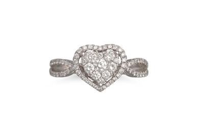 Lot 153 - A DIAMOND CLUSTER RING, in 18ct white gold,...