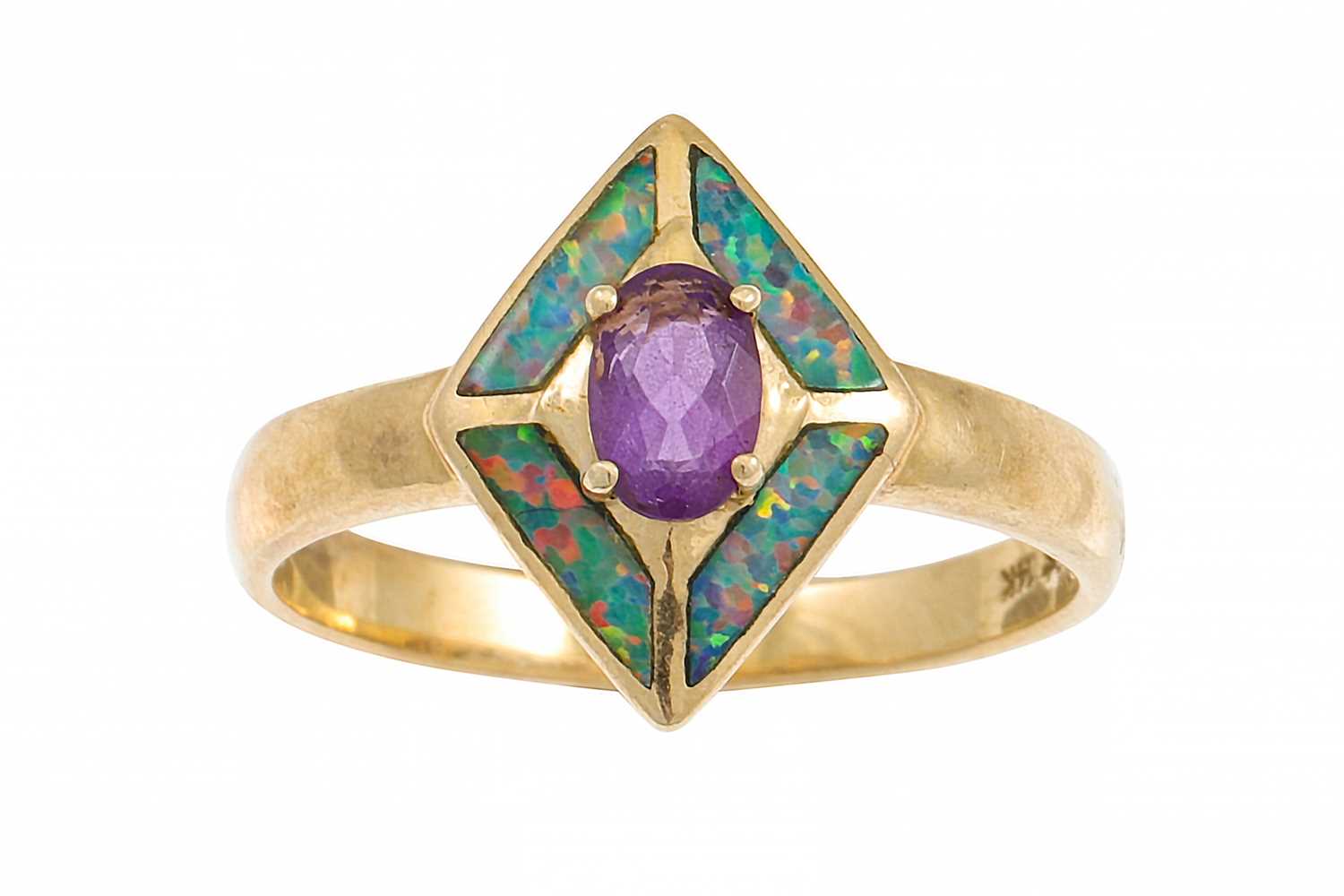 Lot 66 - A SYNTHETIC OPAL AND AMETHYST RING, mounted in...