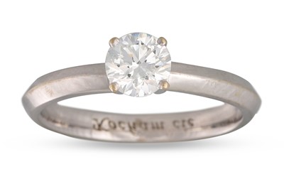 Lot 151 - A DIAMOND SOLITAIRE RING, the brilliant cut...