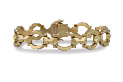 Lot 252 - A 9CT GOLD BRACELET, with oval links 18.5 g....