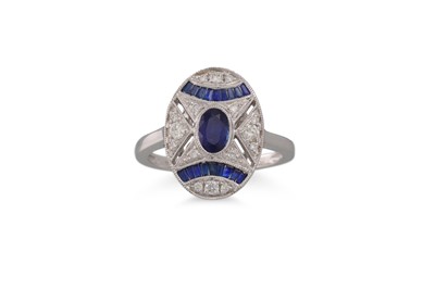 Lot 29 - AN ART DECO STYLE DIAMOND AND SAPPHIRE RING,...