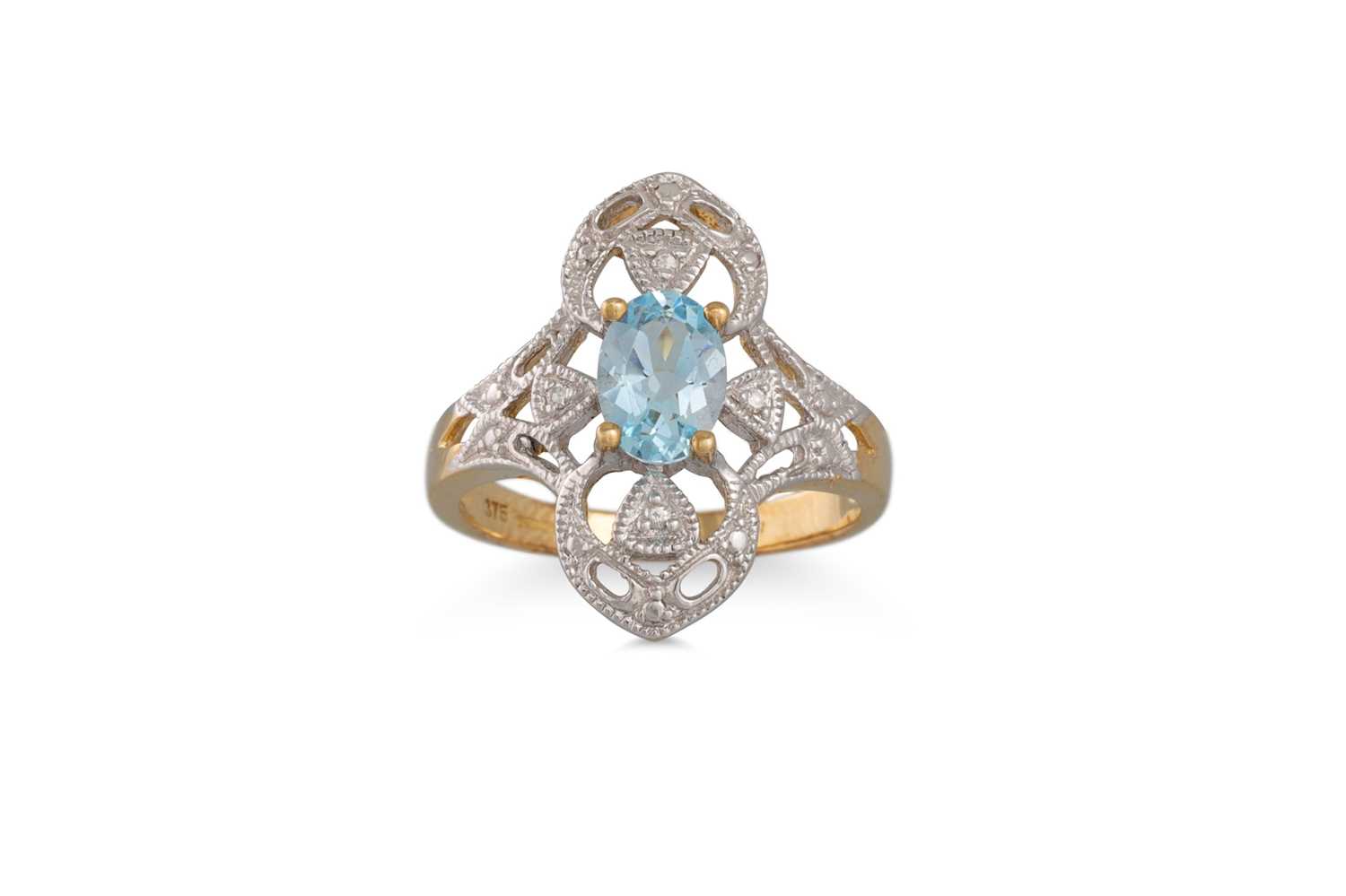 Lot 94 - A DIAMOND AND BLUE GEMSTONE CLUSTER RING, of...
