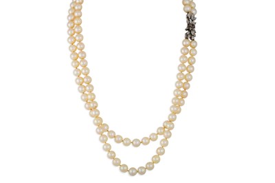 Lot 282 - A TWO STRANDED SET OF CULTURED PEARLS, to a...
