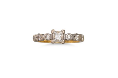 Lot 17 - A DIAMOND SOLITAIRE RING, the princess cut...