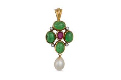 Lot 283 - A RUBY AND EMERALD CABOCHON PENDANT, of...
