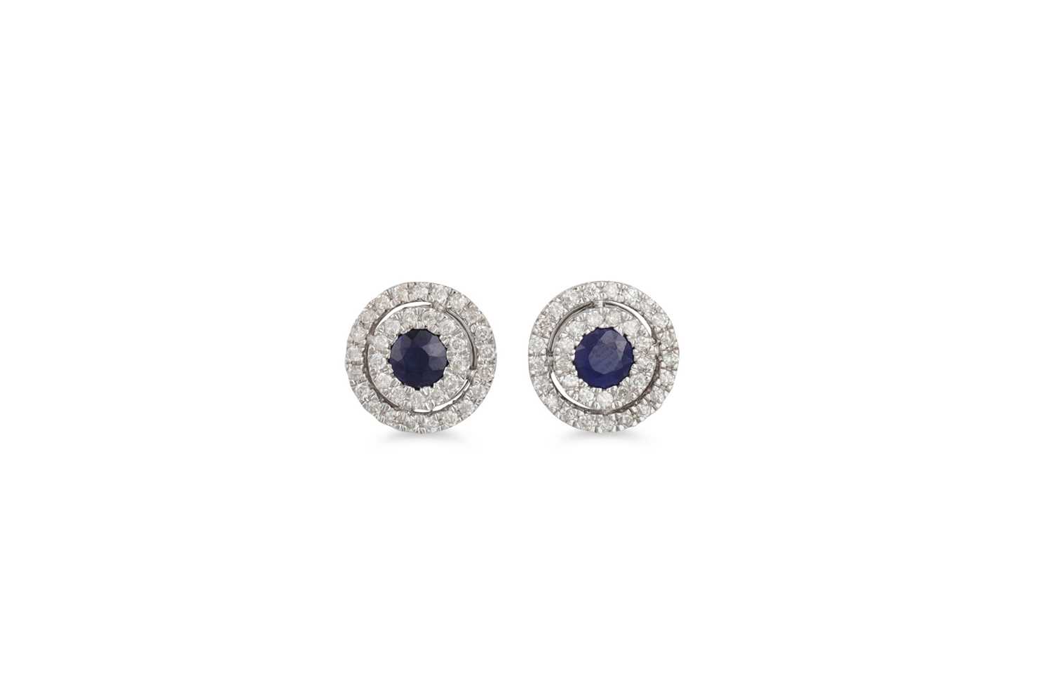 Lot 37 - A PAIR OF DIAMOND AND SAPPHIRE TARGET EARRINGS,...