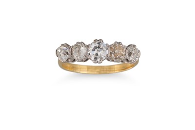 Lot 447 - A FIVE STONE DIAMOND RING, the old cut...