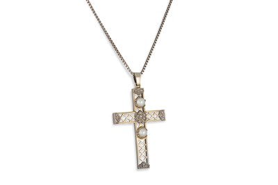 Lot 409 - A DIAMOND AND PEARL SET CROSS, the openwork...