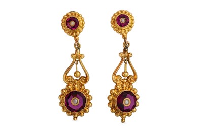 Lot 91 - A PAIR OF GOLD DROP EARRINGS, clip on fittings