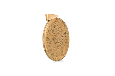Lot 232 - A 9CT GOLD OVAL LOCKET, engraved decoration,...